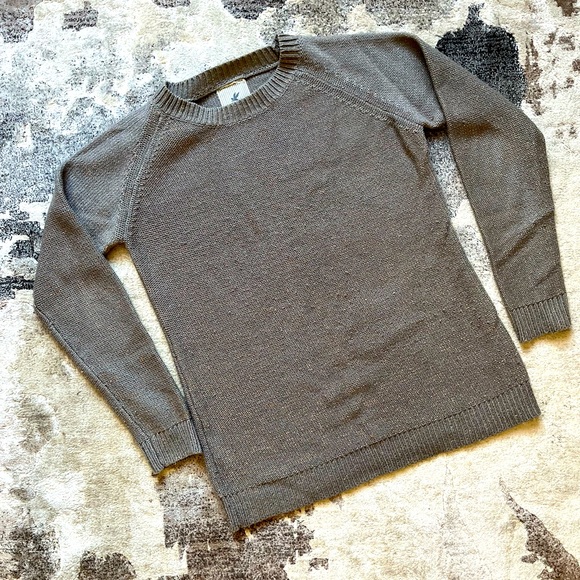 ONE Teaspoon. Raglan sleeve w gold thread - Picture 1 of 4